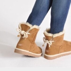 UGG Women's Chestnut Shearling Boots